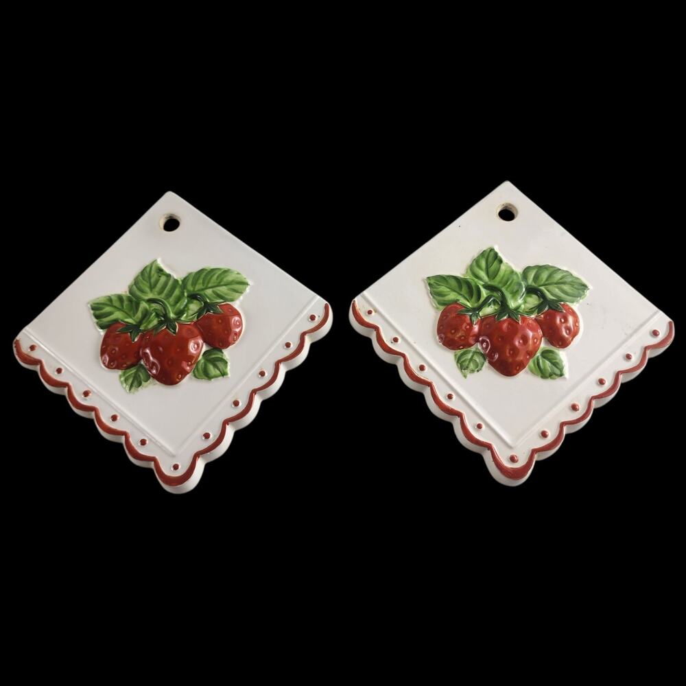 1984 Geo. Z Lefton Ceramic Wall Hanging Plaques / Titles Raised Strawberries